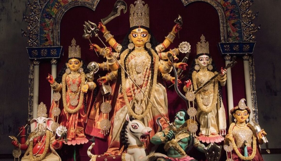 The divine - Maa Durga with her kids Ganesha, Kartik, Lakshmi and Saraswati.